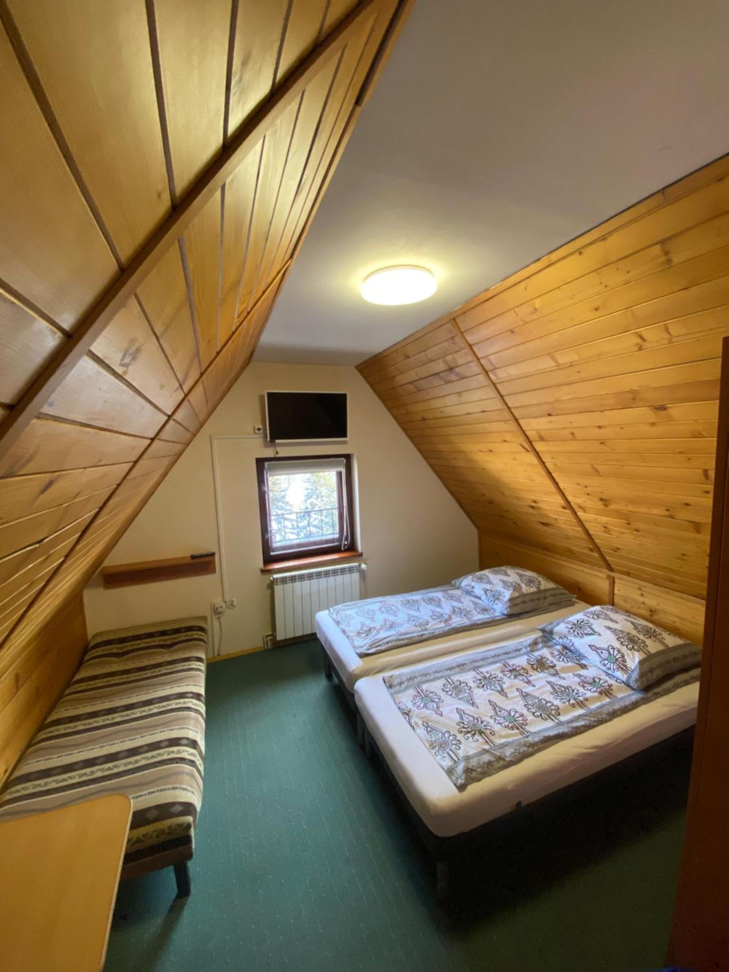 Osrodek Wczasowo-Kolonijny Gron Bed & Breakfast Bialy Dunajec Exterior photo